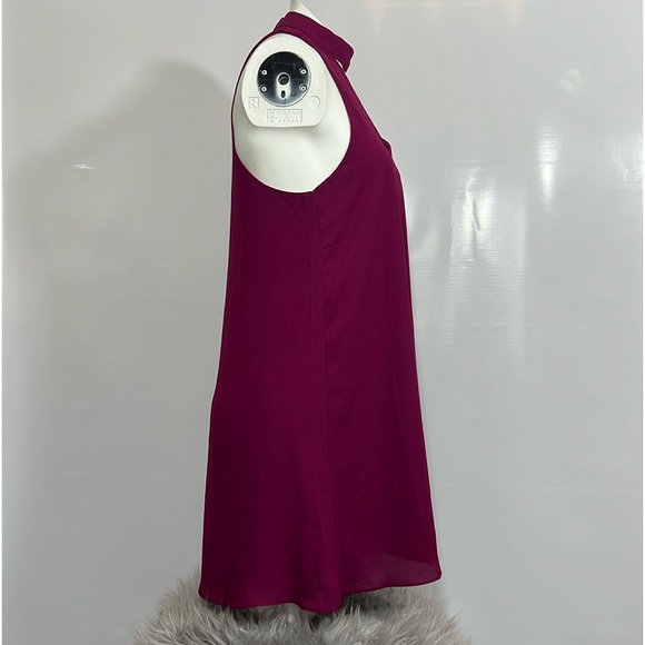 OLIVACEOUS DRESS SLEEVELESS V-NECK SIZE M - Picture 8 of 14